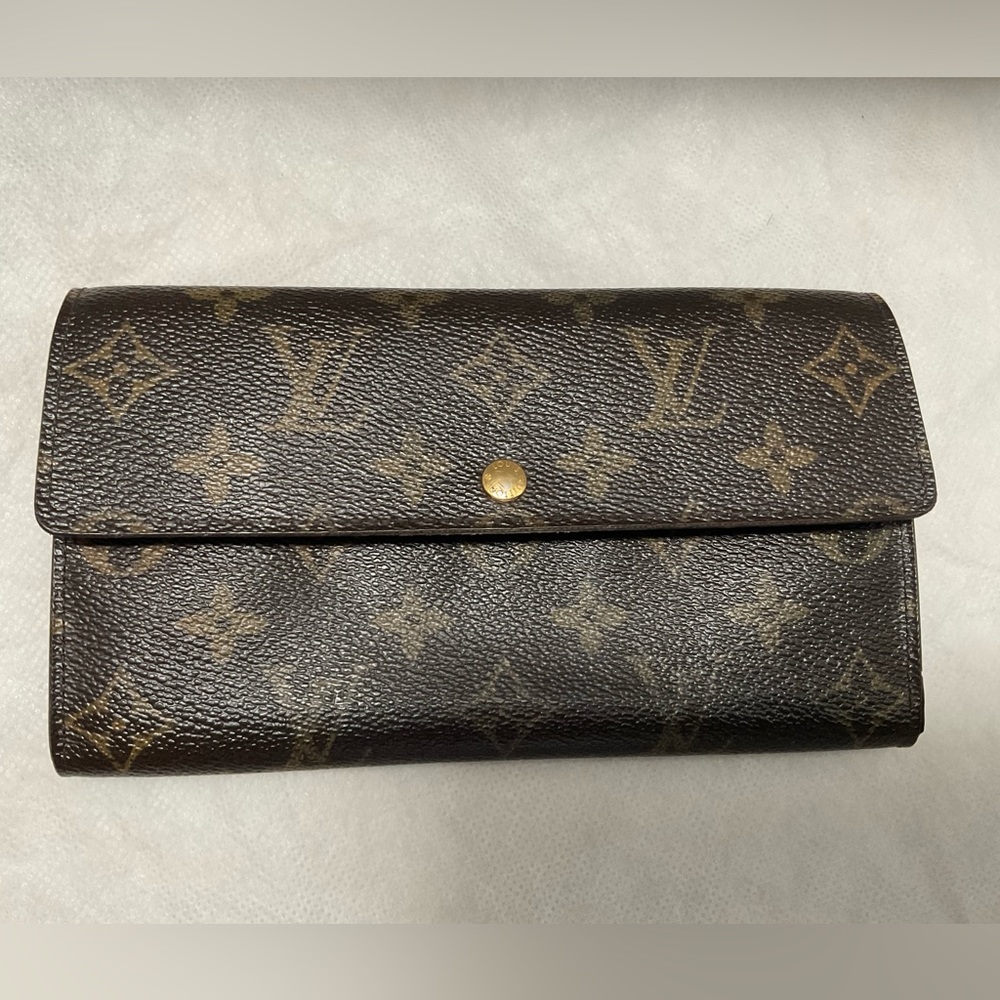 Louis Vuitton LV Monogram International Wallet